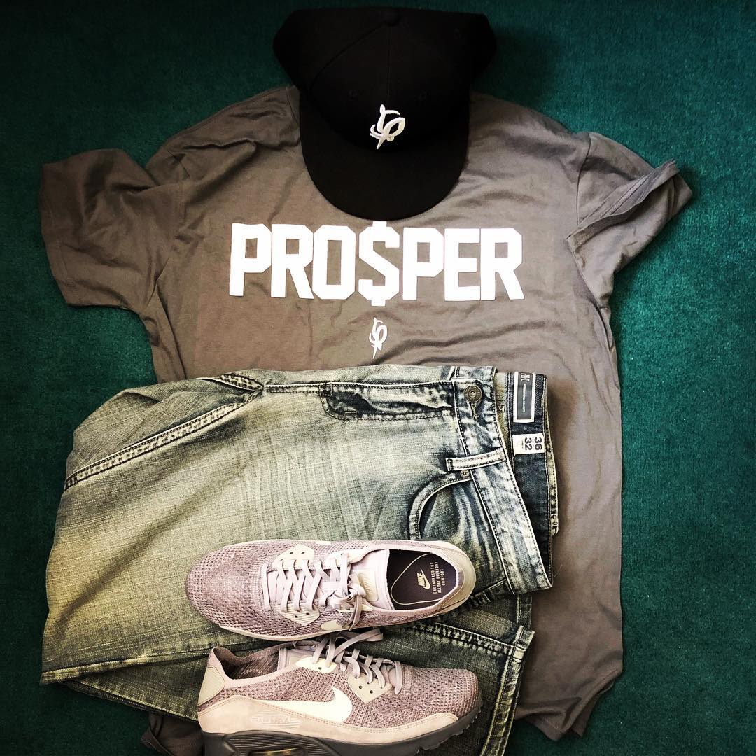Pro$per
F$P Fitted Cap
PRO$PER T-shirt
Nike and INC jeans on the assist. .
#oot... 1